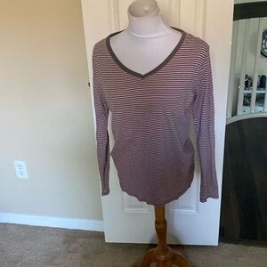 V-neck long sleeved T-shirt.